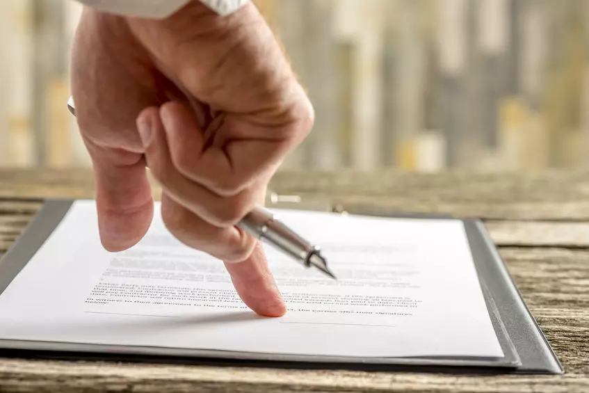 Family meeting with legal advisor, showing when a Will is crucial—highlighting Trusted Will Writing East Wittering for essential life planning.